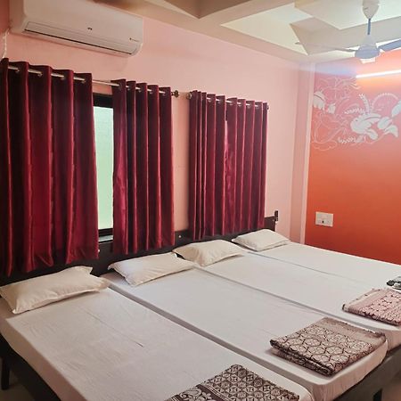 Bandekar Home Stay Malvan Luaran gambar